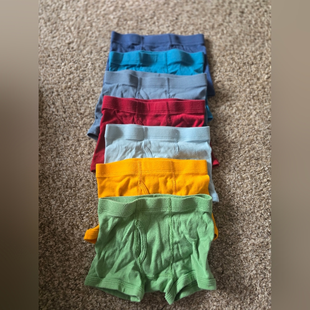 4/5T ORGANIC COTTON BOYS UNDERPANTS NEVER WORN, LUCKY & ME